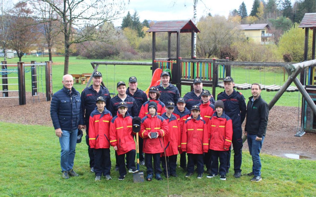 Baumpflanzaktion Feuerwehrjugend